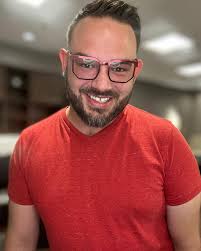 I sure do love, @postmalone!! #CoverGirl #Fashion #Portrait #Beauty  #Lifestyle #Sexy Thanks and credit 📸: @jayrmoore83 and  @jason_moore_photographer 💈: @blu_boi82 👕: @spark_ut 👓: @zeelool