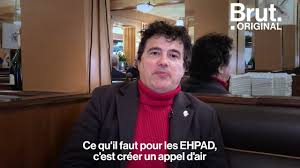 Son double emploi du temps, son ami patrick pelloux, sa personnalité en dehors des écrans, il dit tout. Patrick Pelloux Demande Plus De Moyens Pour Les Ehpad Brut