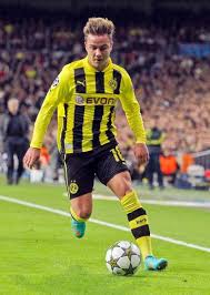 Mario Gotze Playing For Borussia Dortmund In The 2013 Champions League Qualifying Stage Soccer Match Soccer Football Fever