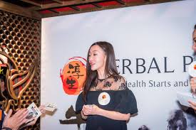 Indigenous peoples' alliance of nusantara (aliansi masyarakat adat nusantara, abbreviated as aman) is an indonesian indigenous peoples' human rights and advocacy organization founded in 1999. Valerie Fong æ¹è©©æ Masyarakat Facebook