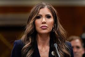 Ellen Blakemore's Instagram, Twitter & Facebook