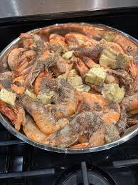 Nothing like a good fresh sausage rice & gravy. By Majellan Hargraves 1 lb  fresh pork sausage 1/2 onion 1/2 bell pepper 1/2 red pepper Tony's Black  pepper Cayenne Onion powder 1