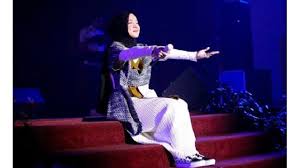 Ya habibal qalbi ya khoirol baroyah yalijitta bil haqqi rosulalhidayah ya habibal qalbi ya khoirol baroyah. Lirik Lagu Ya Habibal Qolbi Dan Terjemahannya Sabyan Gambus