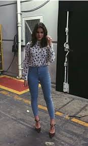 Camisa Social Com Calça Jeans Feminina Bruna Marquezine Calca Jeans Cintura Alta Blusa Social Moda Moda Feminina Looks