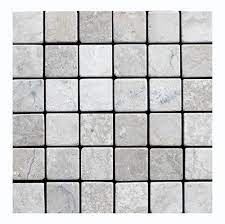 Marmor war schon immer einer der beliebtesten natursteine überhaupt, wenn es um die verkleidung von gebäuden, statuen oder um bodenplatten aller art ging. Stein Mosaik Marmor Mosaik Fliesen Naturstein Wand Design Boden Design
