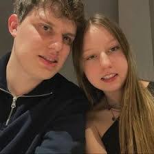 Carmen Jansen's Instagram, Twitter & Facebook