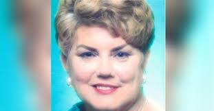 Ellen Haddock's Instagram, Twitter & Facebook