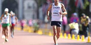 Après s'être arrêté plusieurs fois durant le 50 km marche des jeux olympiques de tokyo, yohann diniz a finalement abandonné, pour la dernière course de sa carrière. G5k0qsdvzsy7ym