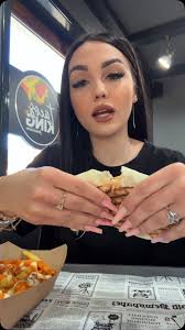 Salut, ea e @_tudor_silvia #tacosking