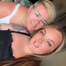 hey, im looking to also train in brows (wax, tint and lamination) and lash  lifts/tint! is there anywhere in southside that offers this training and  prices please x