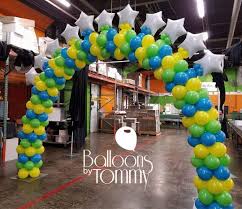 Entrance Black And Gold Balloon Arch Star Topped Yellow Blue And Green Balloon Arch Balloons By Tommy Balloonsbytommy Balloon Decorations Yellow Balloons Blue Balloons