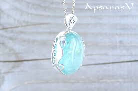 Sa couleur bleue est due à la présence de fer, fe2+. Pendentif Aigue Marine Argent Massif Bijou Createur Pierre Fine Collier Aigue Marine Hippocampe Bijou Aigue Marine Des Pendant Pendant Necklace Jewelry