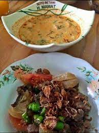 Soto betawi haji mamat adalah salah satu soto betawi yang sudah melegenda sejak tahun 1960 di daerah tangerang. Soto Betawi With Coconut Milk Oseng Innard Picture Of Soto Betawi H Mamat Tangerang Tripadvisor
