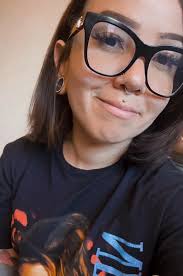 Hello my name is Mia and I'm 32. I posted previously how I'm currently in  San Diego, CA and plan