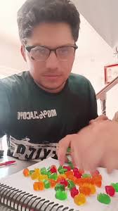 Eric Urias (@ericurias3)