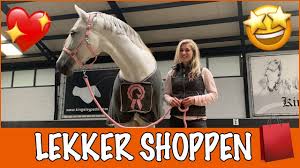 Youssef ging bij haar langs met jullie vragen. Is George Ook Verliefd Op Eve Britt Gaat Shoppen Paardenpraattv Youtube