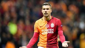 Essen spielt eine ganz wichtige rolle in meinem leben, aber ich habe noch nie nach einem ernährungsplan gelebt. Fussball Nationalmannschaft Podolski Ohne Erfolgserlebnis Zum Abschiedsspiel