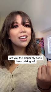 Skye Alexis's Instagram, Twitter & Facebook