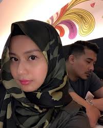Actor aaron aziz has expressed his disappointment that several parties have taken to replicating the aaron and zizan are having another meet the fans session today, this time at the jakel outlet in. Facebook