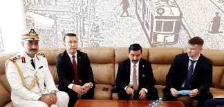 نقف إلى جانب الأخوة العراقيين. Ù…Ø¹Ø§Ù„ÙŠ ÙˆØ²ÙŠØ± Ø§Ù„Ø¯ÙØ§Ø¹ Ø§Ù„Ø¹Ø±Ø§Ù‚ÙŠ ÙŠØ²ÙˆØ± Ø§ÙˆÙƒØ±Ø§Ù†ÙŠØ§ Ø³ÙØ§Ø±Ø© Ø¬Ù…Ù‡ÙˆØ±ÙŠØ© Ø§Ù„Ø¹Ø±Ø§Ù‚ ÙÙŠ ÙƒÙŠÙŠÙ