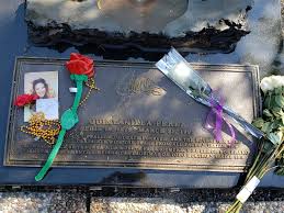 You'll learn about our city's architecture and points of interest, such as selena's bridge, where tejano superstar selena quintanilla pérez's husband proposed to her in the movie; The Grave Of Selena Quintanilla Perez Corpus Christi 2021 All You Need To Know Before You Go With Photos Corpus Christi Tx Tripadvisor