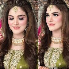 Make Your Look More Charming With These Bridal Hairstyles 2020 In 2020 Pakistani Bridal Hairstyles Indian Bridal Hairstyles Engagement Hairstyles