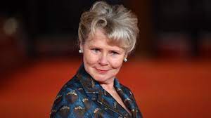 Jul 02, 2021 · imelda staunton (65) schlüpft in die rolle von queen elizabeth ii. The Crown So Sieht Imelda Staunton Als Queen Aus Stern De