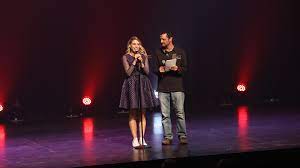 Eric antoine connaît également le producteur de laura laune, jérémy ferrari, avec qui il fait des affaires. Rouvroy L Humoriste Laura Laune Seduit Le Rox