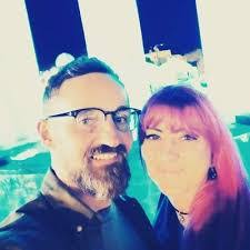 Shelley Pascoe's Instagram, Twitter & Facebook