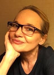 Suzanne Riordan's Instagram, Twitter & Facebook