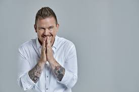 Al een geruim aantal jaren bevindt john de mol zich in de top van de quote 500 van rijkste nederlanders. Johnny De Mol Voor Uw Webinar Of Online Event Boeken Contact Via Quality Bookings