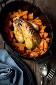 Pintade En Cocotte A Vos Assiettes Recettes De Cuisine Illustrees Recettes De Cuisine Recettes De Cuisine Illustrees Recette Cocotte En Fonte
