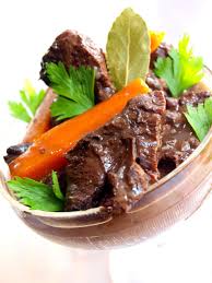 Joue De Bœuf Aux Carottes Les Delices De Marina En 2020 Plat A Base De Viande Boeuf Carotte Joue De Boeuf