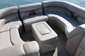 256 Starlounger Starport Lake Fun Pontoon Boat Interior
