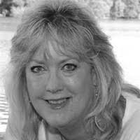 Rachel Bath's Instagram, Twitter & Facebook