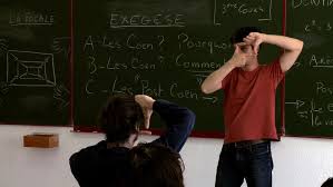 Dans une vidéo tournée à pékin, françoise de panafieu propose sa méthode originale, avec des interventions festives (tramway en bois installé dans plusieurs arrondissements), des tracts en. Je Fais Feu De Tout Bois De Dante Desarthe 2012 Unifrance