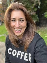 Lisa Sands's Instagram, Twitter & Facebook