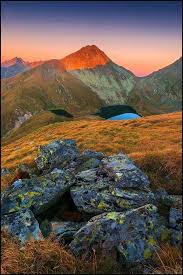 ﻿ungaria, in maghiara magyarorszag, e situata in europa centrala. Lacul Capra Muntii Fagaras Visit Romania Romania People Romania