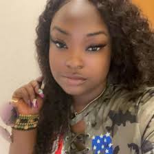 Mom to 2. Wants a baller! NBA of NFL player! But will date a man who makes  $60K. Must be generous