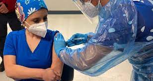 Dese el lunes 19 al miércoles 21 de abril, recibirán la segunda dosis de la vacuna, las personas que recibieron la inoculación en la semana del 22 al 28 de marzo. Un Total De 8 649 Trabajadores De Salud Recibieron Ya La Vacuna Contra El Covid 19 En Clinicas Y Hospitales Del Pais Ministerio De Salud Gobierno De Chile
