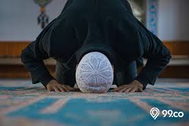 Keinginan tersebut ditinjau baik yang berhubungan dengan hal duniawi atapun yang bersifat ukhrawi. Tata Cara Sholat Hajat Mulai Dari Niat Bacaan Waktu Pelaksanaan