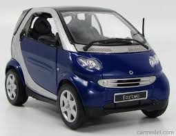 Maisto 31852bl Scale 1 18 Smart Fortwo Coupe 2007 Blue Silver Smart Fortwo Coupe Blue And Silver