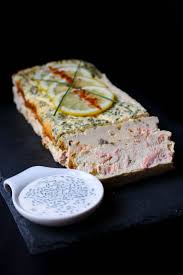 Terrine De Saumon Sauce Citronnee Les Delices De Marina Terrine De Saumon Terrine Alimentation