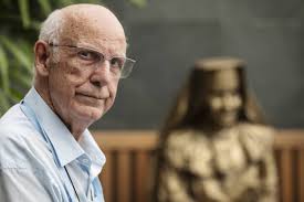 Julio Lancellotti reage ao PL que multa doação de comida nas ruas: 'é  punição aos pobres'