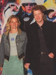 Earl spencer has four children with his first wife, lady kitty spencer, lady eliza spencer, lady amelia spencer, louis spencer, viscount althorp, and two children with his second wife, edmund. Earl Spencer S Third Wife Is Transforming Princess Diana S Home Earl Spencer Children Spencer Family Charles And Diana