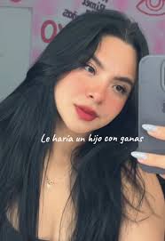 Disfruta la canción de amor de Kelly y BeeLe