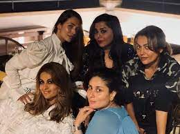 Touted as one of the biggest celebrity couples in bollywood, the duo met on the sets of their movie tashan in 2008. Kareena Kapoor Khan Reunites With Her Girl Gang Shares Image On Instagram Indiablooms First Portal On Digital News Management
