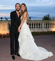 Heidi klum poses for a photograph with boyfriend hochzeit 2005 heidi klum hochzeitskleid seal. Heidi Klum Und Tom Kaulitz Ist Die Hochzeit Schon In Vollem Gange Vogue Germany