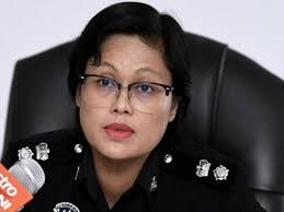 Seorang timbalan pendakwa raya direman enam hari bagi membantu siasatan kes meminta dan menerima rasuah bagi. Kes Lelaki Serang Bekas Isteri Rujuk Timbalan Pendakwa Raya