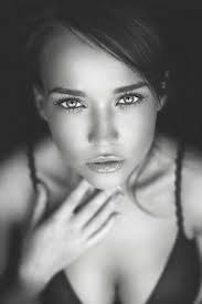 Stunning Black And White Women Photos Blackandwhitewomenphotos Portrait Photography Women Fashion Model Photography Black And White Portraits